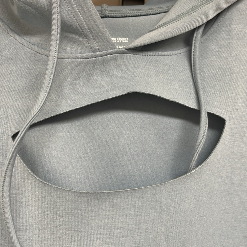 Buffbunny Balance Cropped Hoodie - Picture 3 of 13